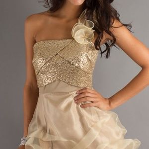 Gold prom short dress XOXO in junior size 3